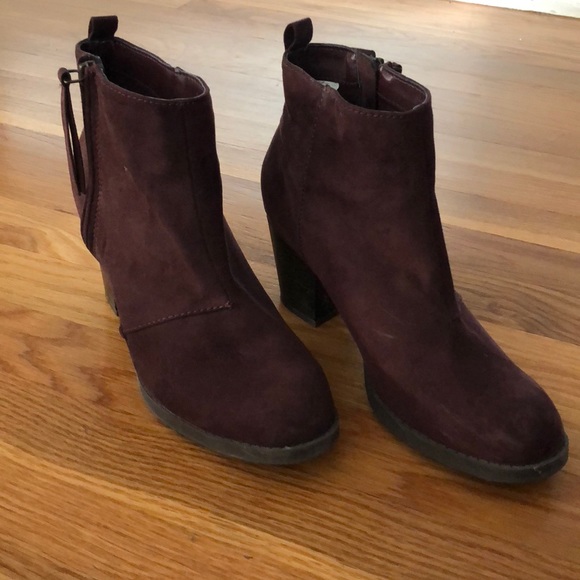 Old Navy Shoes - ✨Size 8 Burgundy Booties ✨